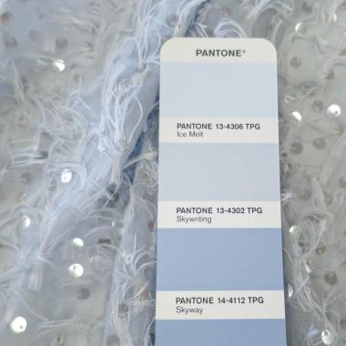 Шифон голубой с пайетками и перышками WL001.043.7